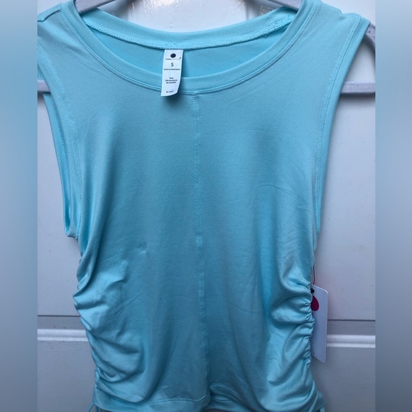 Yogalicious light blue workout top size small 💙 - Picture 8 of 14
